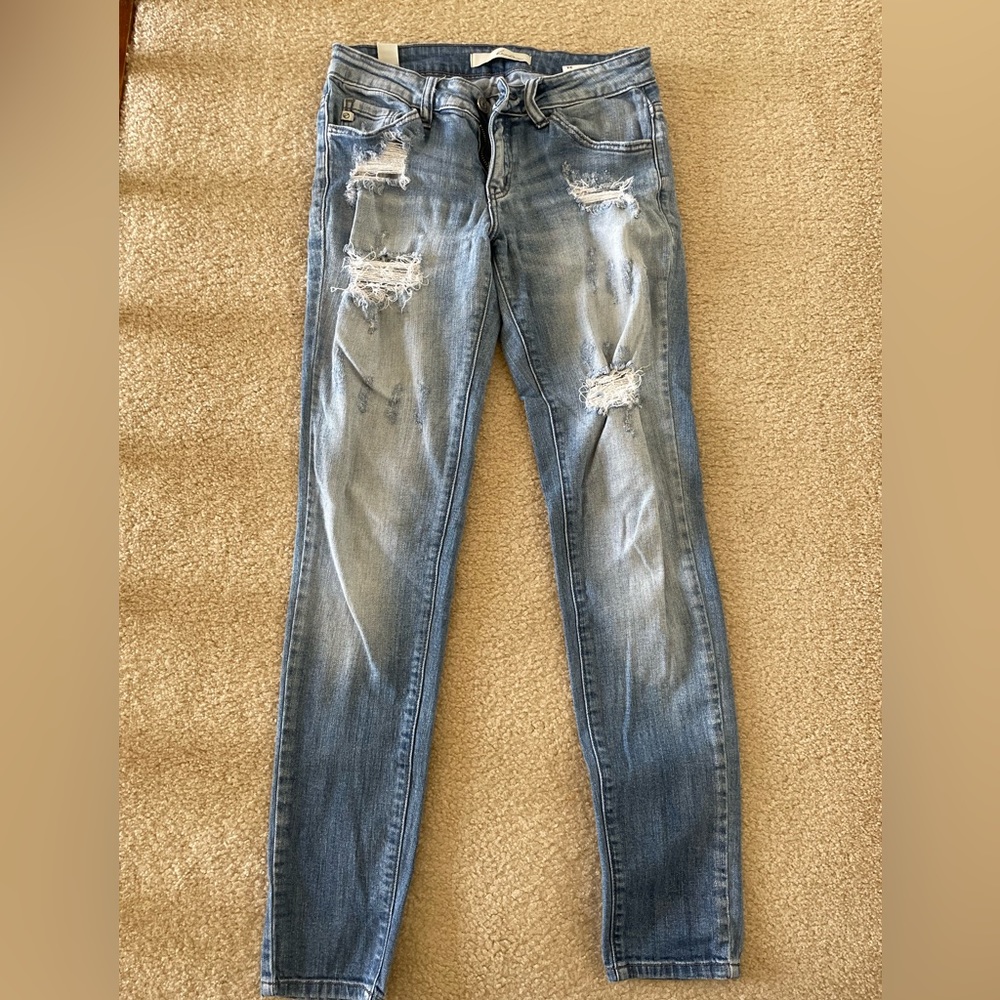 Kancan straight leg, distressed jeans